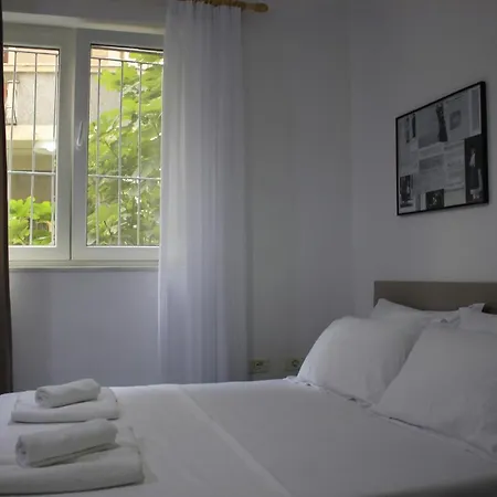 Theater Near Blloku Appartement